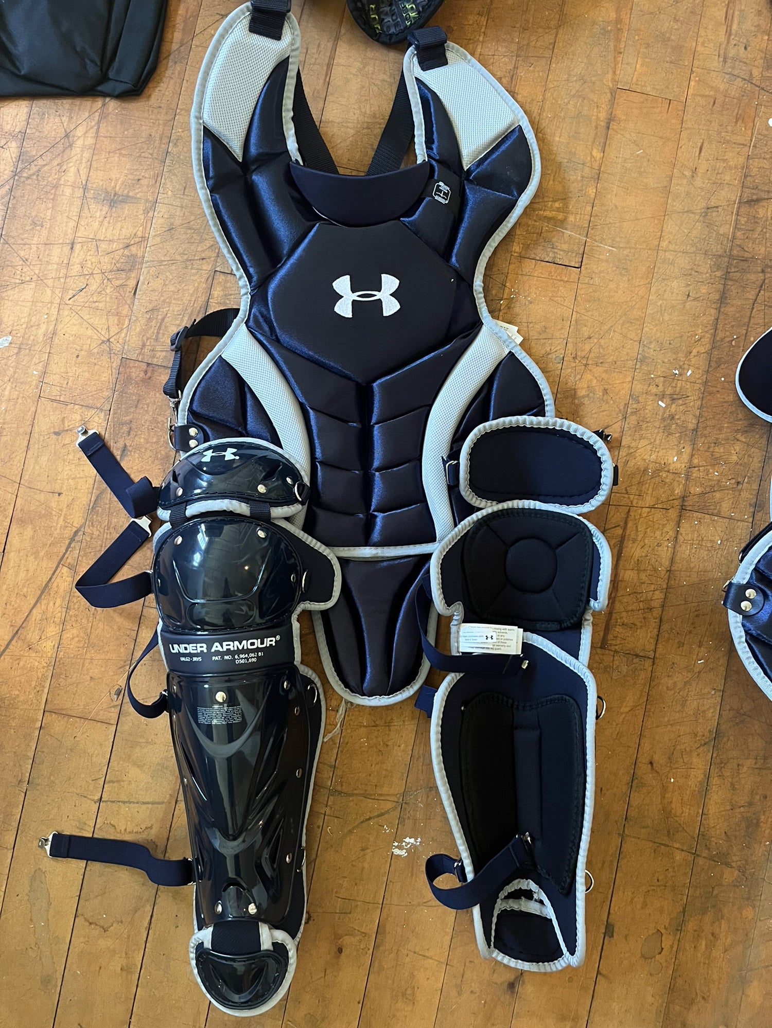 New Under Armour Victory Series Girl's Fastpitch Softball Catcher's Gear  Set Black #UAWCK2JRVS