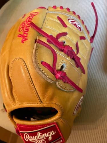 Pitcher's 11.75" Heart of the Hide Baseball Glove