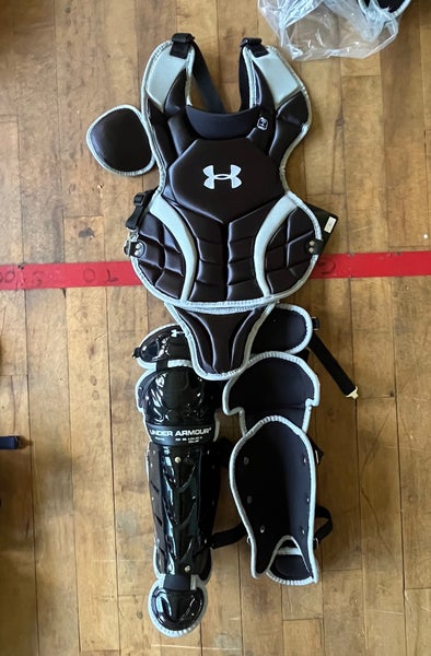 New Under Armour Victory Series Catcher's Set UALG2-YVS