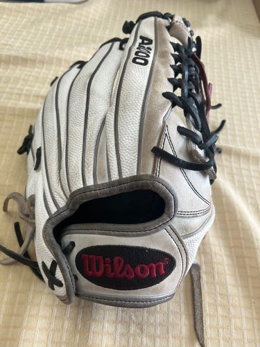Outfield 12.5" A2000 Baseball Glove