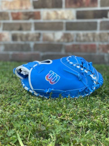 2023 AUTISM SPEAKS A2000 CM33 33” BASEBALL CATCHER’S MITT