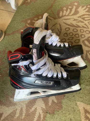 Used Bauer Regular Width  Size 8.5 1x Hockey Goalie Skates