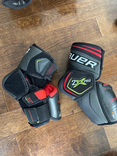 Used Large Bauer  VAPOR 2X PRO Elbow Pads