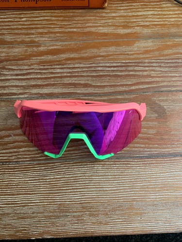 100% glasses Pink/green