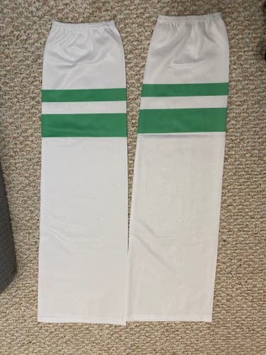 For dkuge80 (2 pairs white socks)