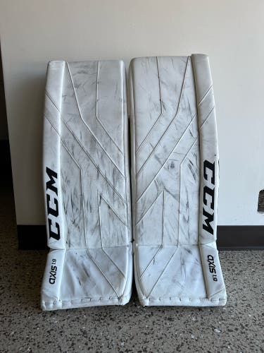 CCM Axis 1.9 Leg Pads 32+1