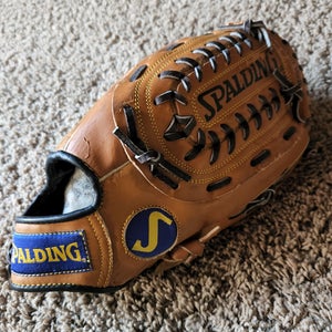 Spalding Right Hand Throw Professional baseball/softball 13" A really nice glove