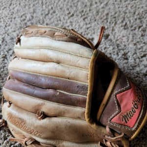 MacGregor Willie Randolph Series Right Hand Throw Baseball Glove 11.5" Nice glove w/ real leather