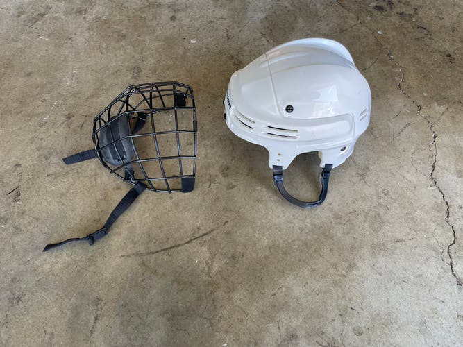 Used Small Bauer 4500 Helmet W/ Cage