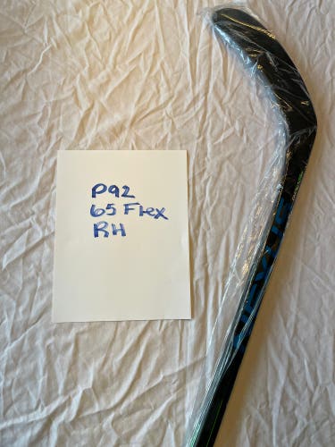 Intermediate Right Handed P92 Nexus Geo Hockey Stick