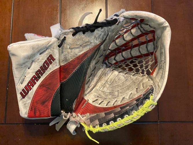 Warrior Intermediate Goalie Catch Glove