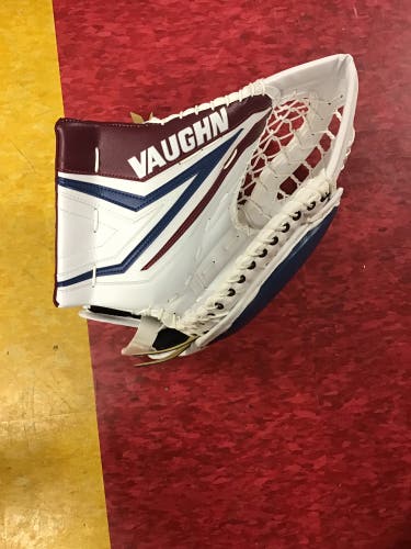 New Colorado Avalanche Pro Stock Vaughn SLR 3 Glove Regular Kuemper (Practice)