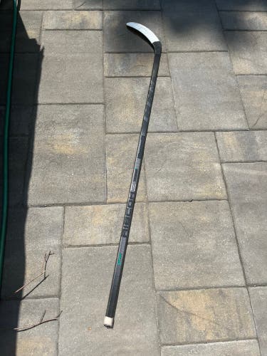 Senior Right Handed P29  Trigger 6 Pro Hockey Stick