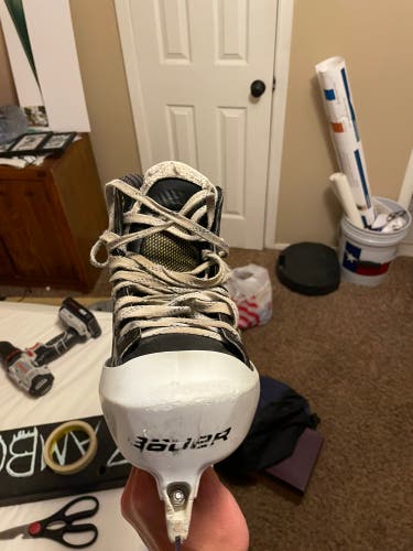 Used Bauer Regular Width  Size 11.5 Supreme One.9 Hockey Goalie Skates