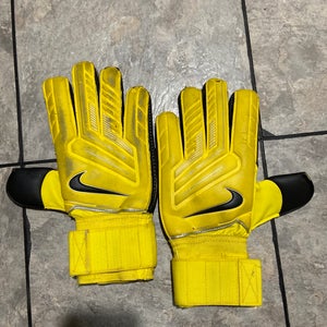 Used Medium/Large Nike Goalie Gloves