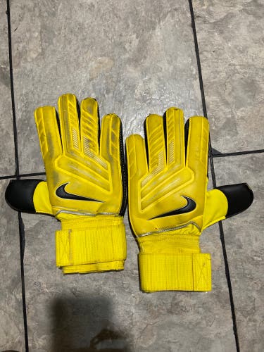 Used Medium/Large Nike Goalie Gloves