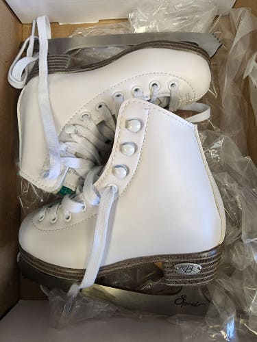New Riedell Figure Skates Size 10  YOUTH