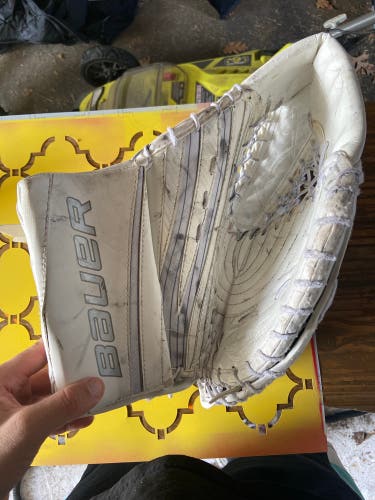 Used Bauer RX8 GLOVE (Make Offers)