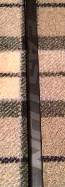 New Easton Synergy EQ10 P3 Jr. Hall 50 or P7 Jr. Iginla 50 Hockey Stick  Junior L