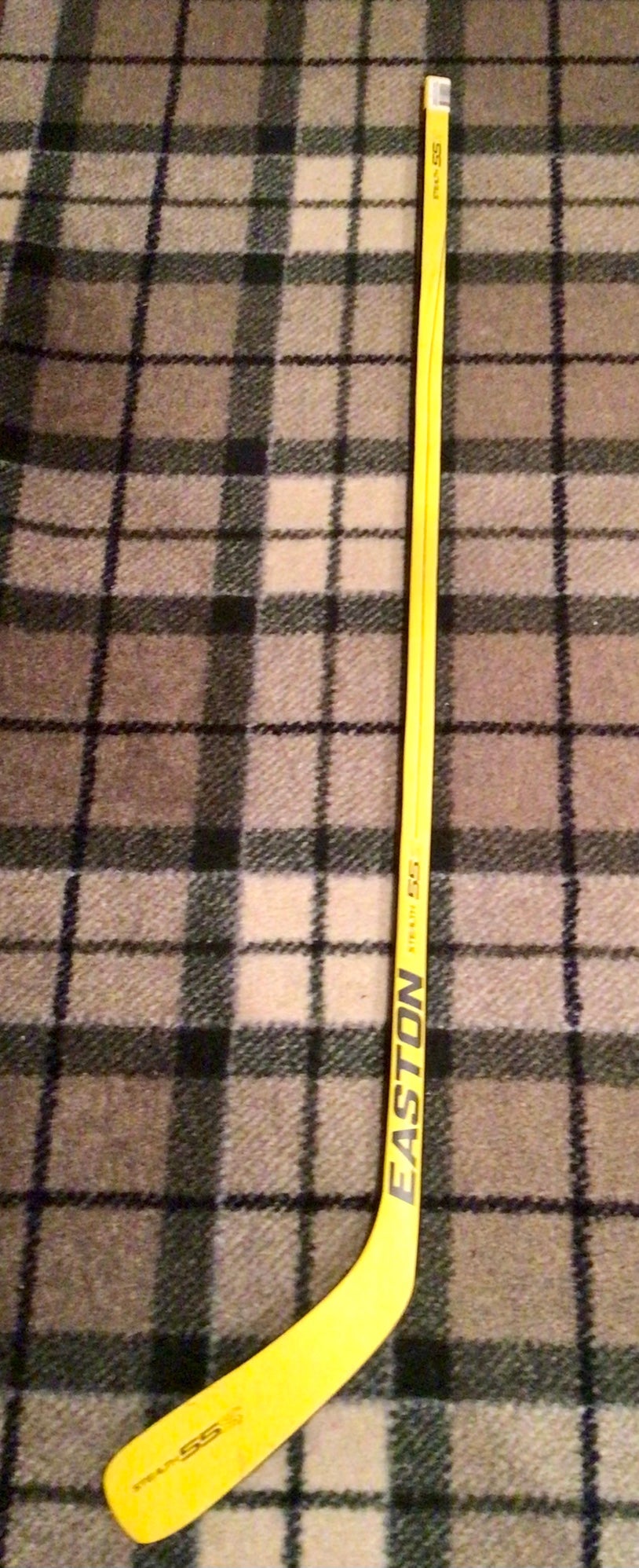 Easton black & yellow Stealth 55S Junior hockey stick P7 Iginla L45