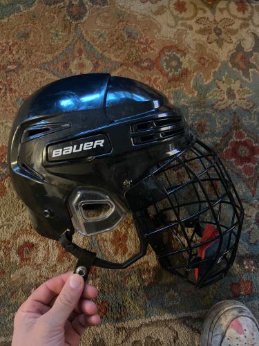 Used Large Bauer Re-Akt 75 Helmet