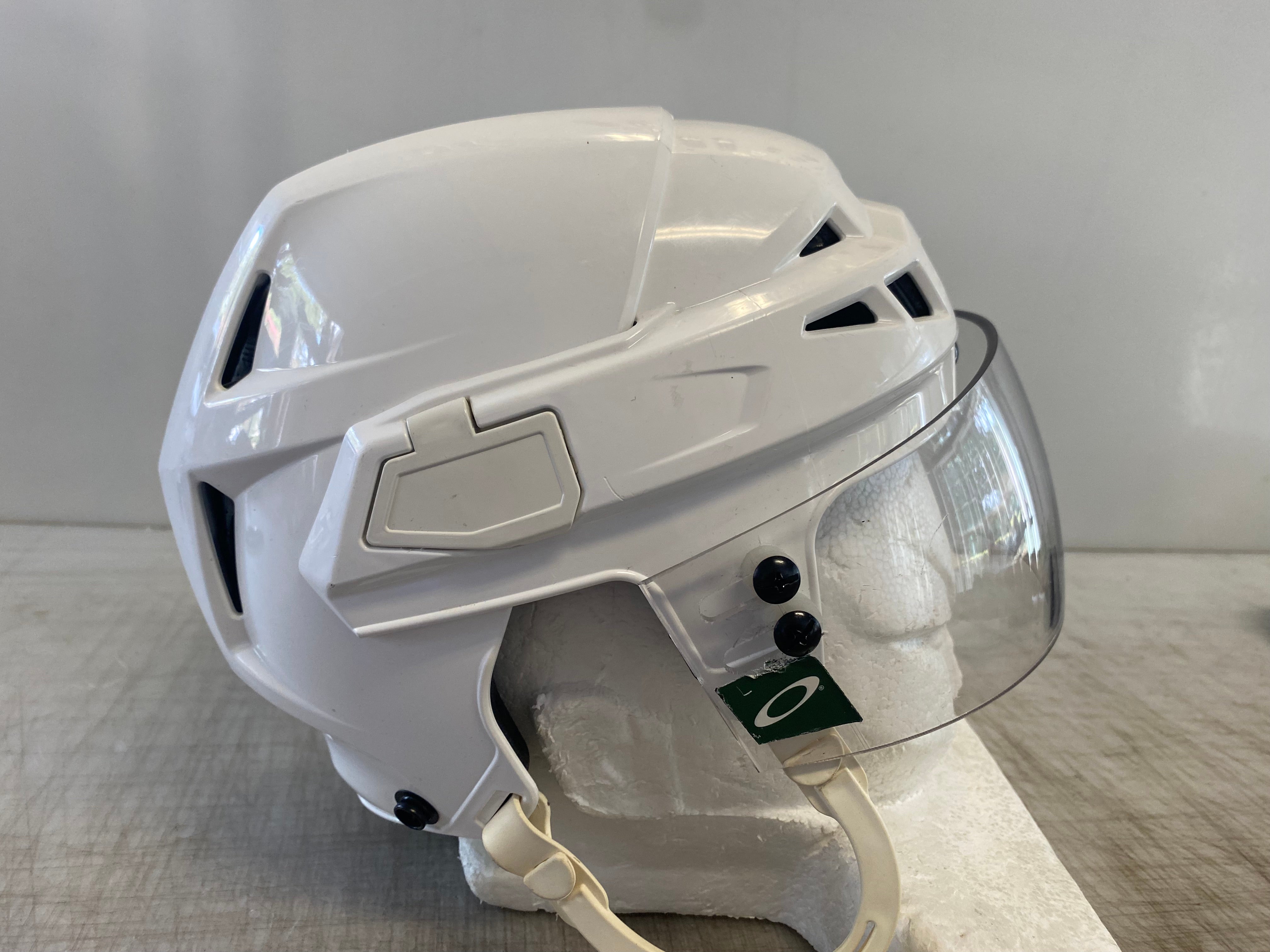 Pro Stock Pro Return CCM V10 Helmet White Small 
