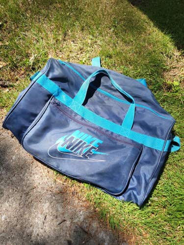 Vintage 1990s Nike Grey Tag Bootleg Duffle Travel Sport Bag