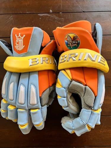 Custom Brine 13" King Elite Lacrosse Gloves - Parrot Heads Lacrosse Club Delaware