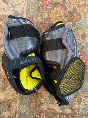 New Medium Bauer Supreme 1S Elbow Pads