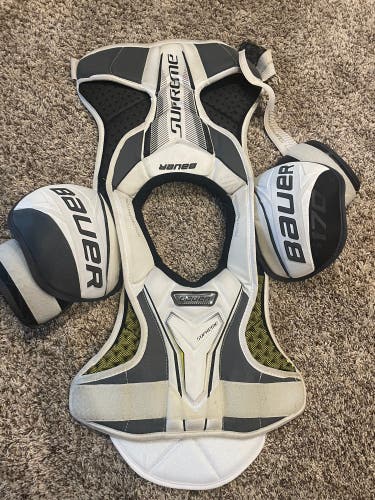 Senior Small Bauer Supreme S170 Shoulder Pads