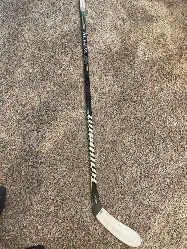 Senior Left Hand P28 Alpha DX Pro Hockey Stick