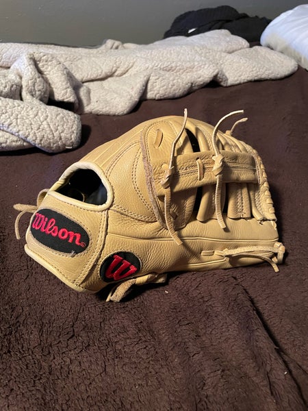 Wilson Outfield A700 Baseball Glove 12.5"