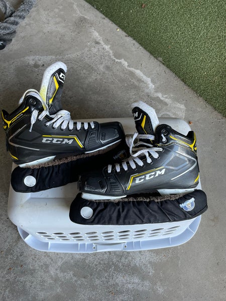 Used CCM Regular Width Size 9.5 Super Tacks 9380 Hockey Goalie Skates