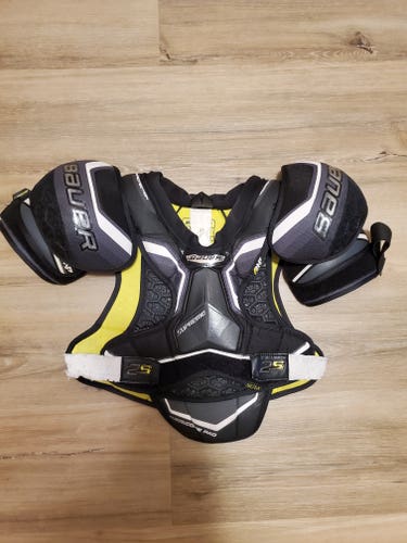 Used Junior Medium Bauer Supreme 2S Shoulder Pads