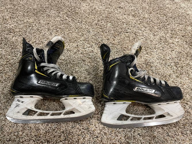 Used Bauer Regular Width Size 3.5 Supreme 2S Hockey Skates