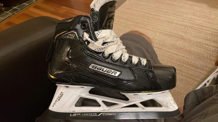 Used Bauer Regular Width  Size 4.5 Supreme 2S Pro Hockey Skates