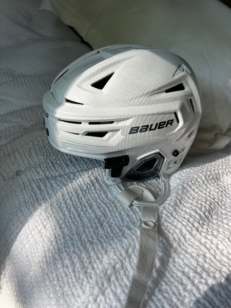 Used Small Bauer Pro Stock Re-Akt 150 Helmet