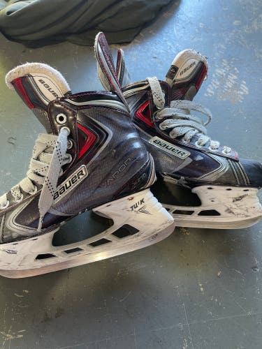 Used Bauer Regular Width  Size 4.5 Vapor X100 Hockey Skates