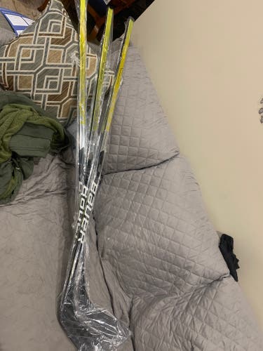 *1 STICK*Senior Left Hand P28 Vapor Hyperlite Hockey Stick