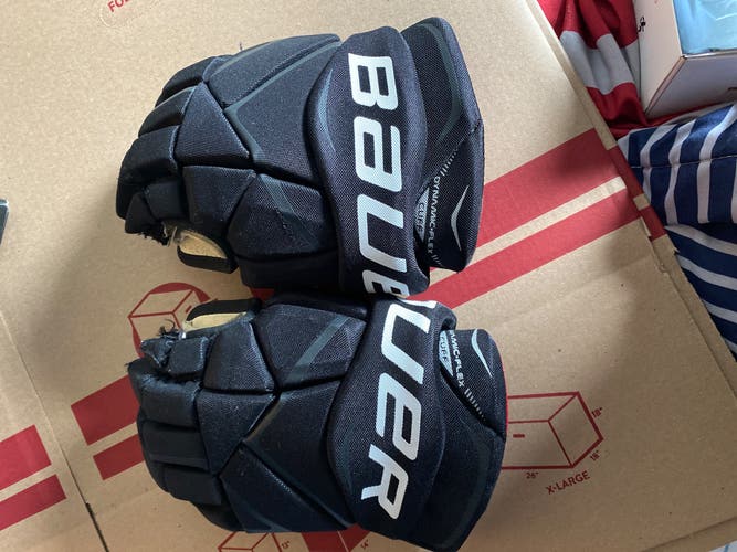 Used Bauer 13" Vapor X700 Gloves