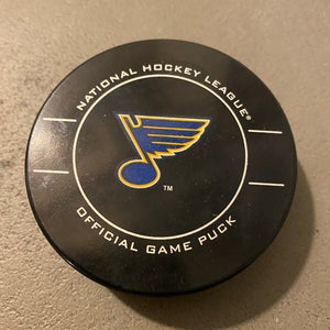 NHL ST. LOUIS BLUES OFFICIAL GAME PUCK
