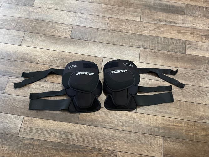 Passau Hockey Goalie Knee Guards Guard Pad Pads Black Used Senior