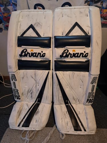 Used 33" Brian's Heritage Pro Goalie Leg Pads
