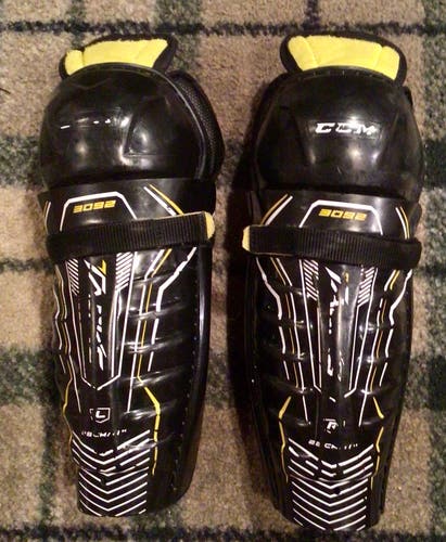 CCM 3092 Tacks Junior 11” knee shin guards pads