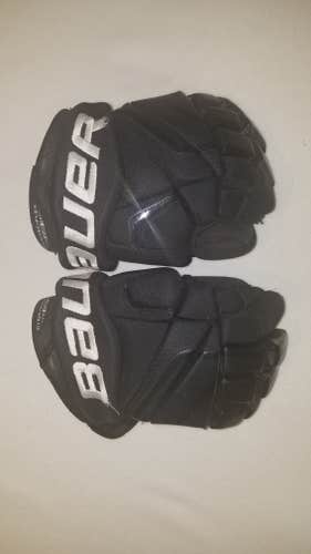 Black Gloves Youth Bauer Vapor X80 10"