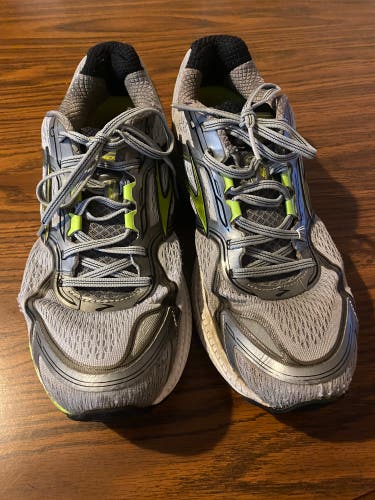 Brooks Ghost 8th Edition Men’s 12 Running Shoes