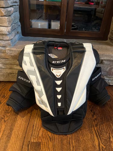 CCM Eflex 5 chest protector