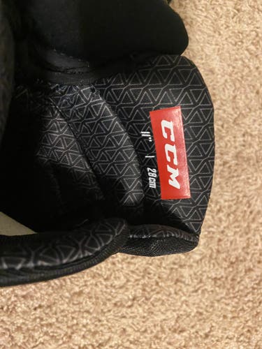 Used CCM Tacks 9080 Gloves 11"