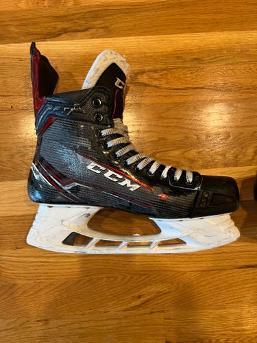 Pro stock CCM FT1, 9.75D/A, lightspeed edge holders