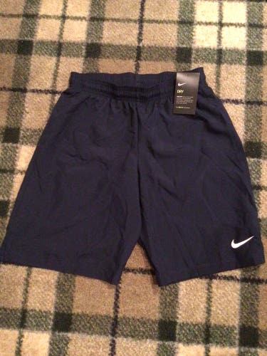 Nike NEW Men’s navy blue Dri Fit soccer Medium training shorts 9 1/2 inseam long
